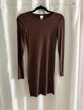 h&m ribbed long sleeve dress Women's Dark brown MAMA Rib-Knit Mock Turtleneck Dress